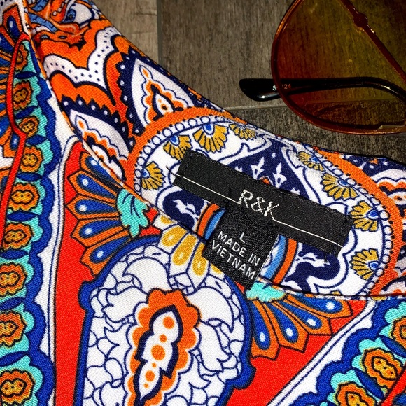 R&K Vibrant Women’s form fitting size Lg - Picture 2 of 9